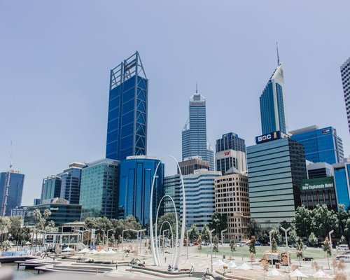 Perth riverside view highlighting relaxation and leisure